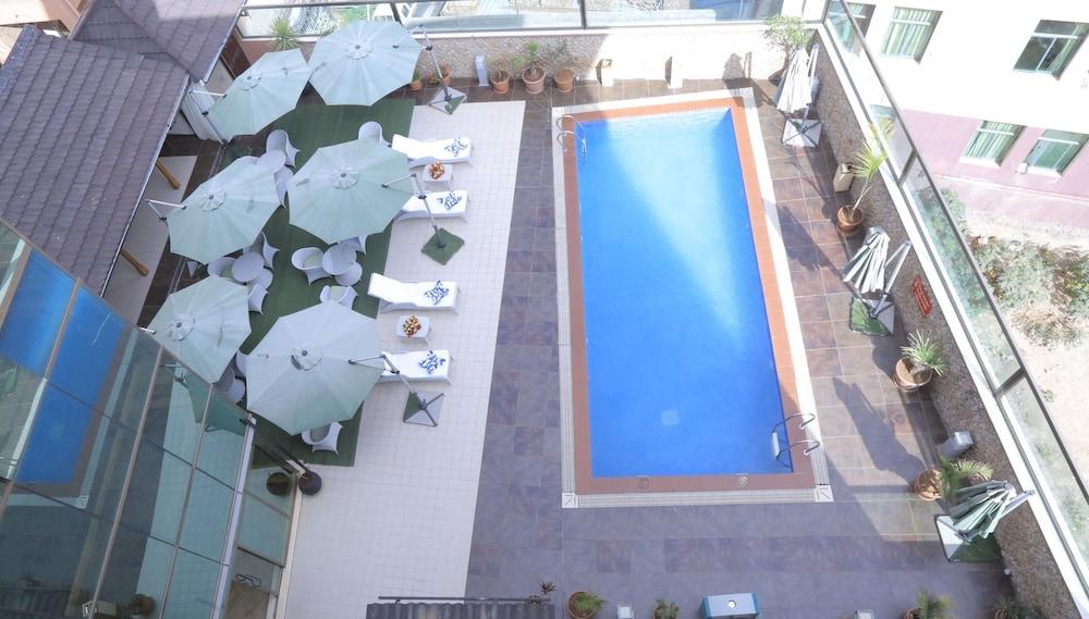 Saro Maria Hotel Addis Ababa Exterior photo
