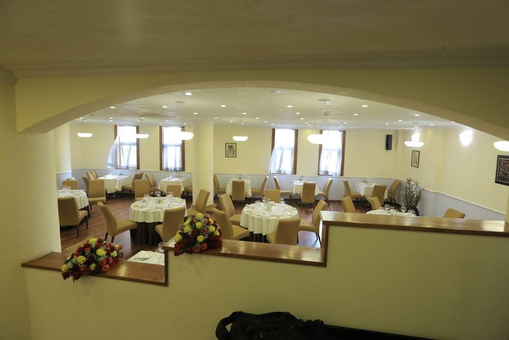 Saro Maria Hotel Addis Ababa Exterior photo