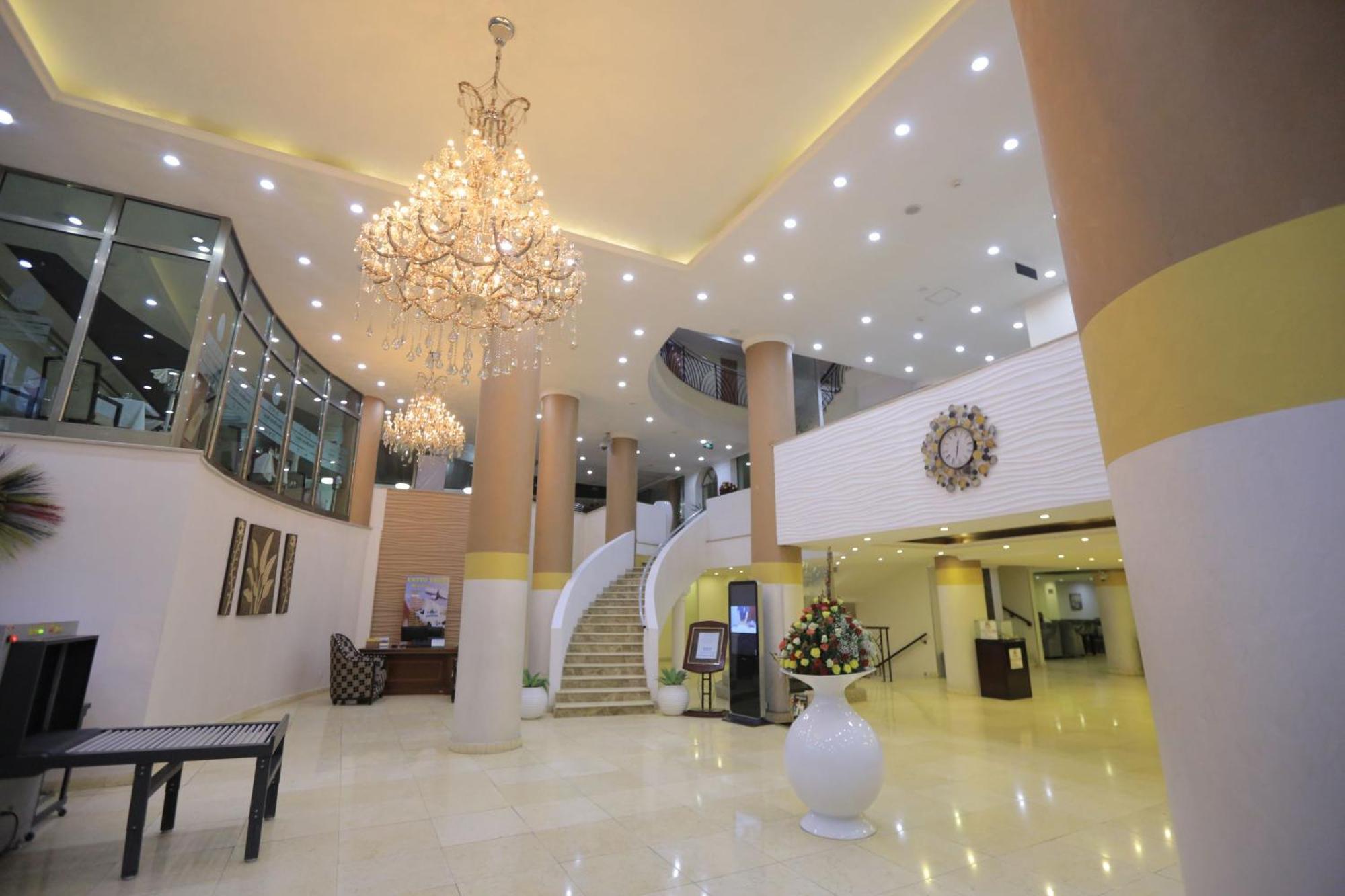 Saro Maria Hotel Addis Ababa Exterior photo